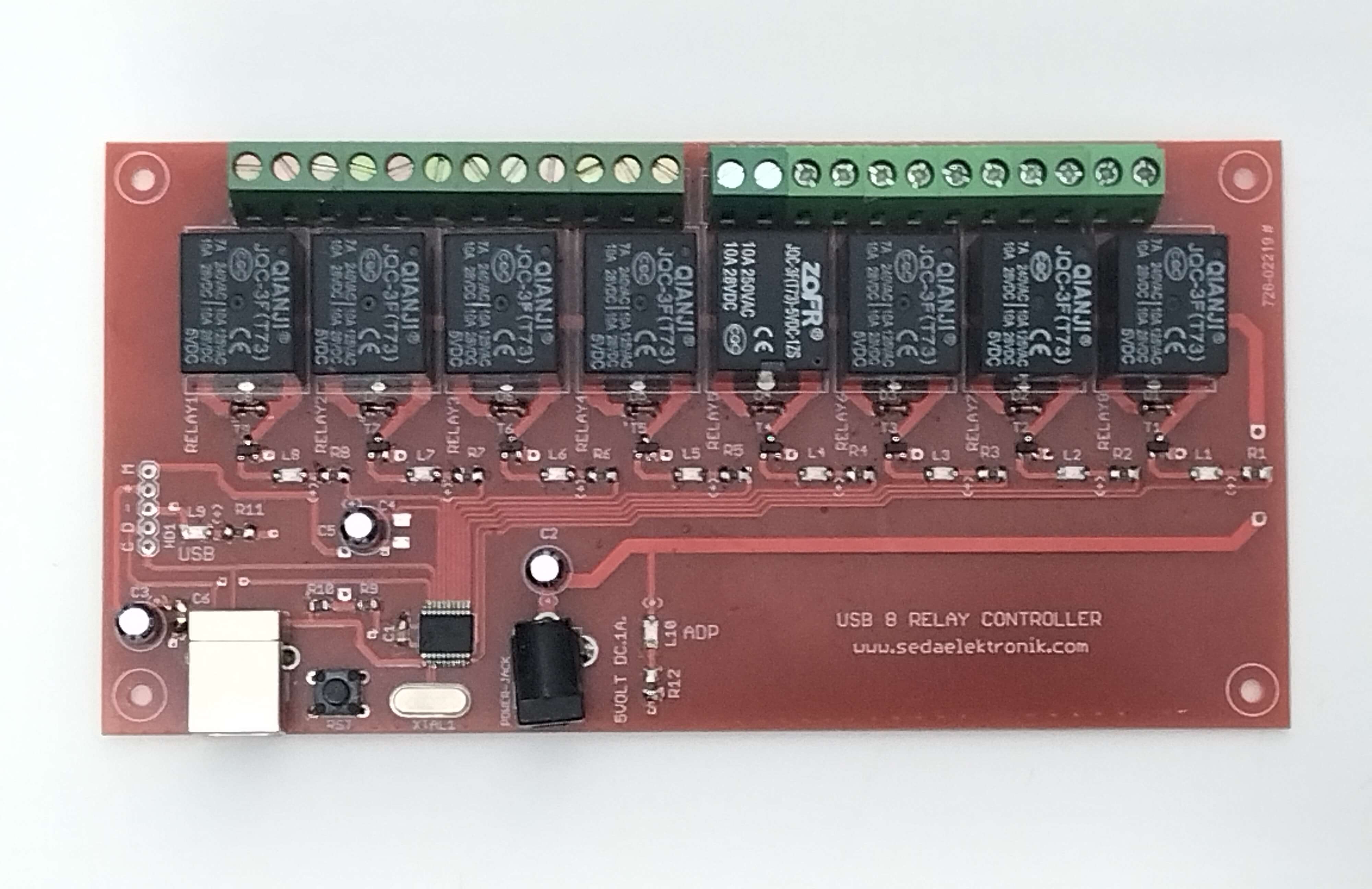Usb 8 Röle Kontrol Modülü - ön görünüm, Usb ve röle klemensleri görünür
